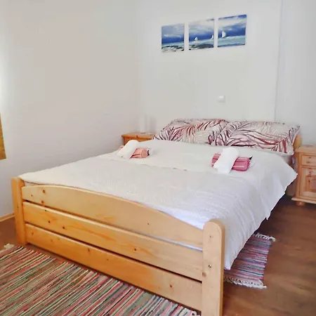 In Starigrad-paklenica 41710 Apartamento