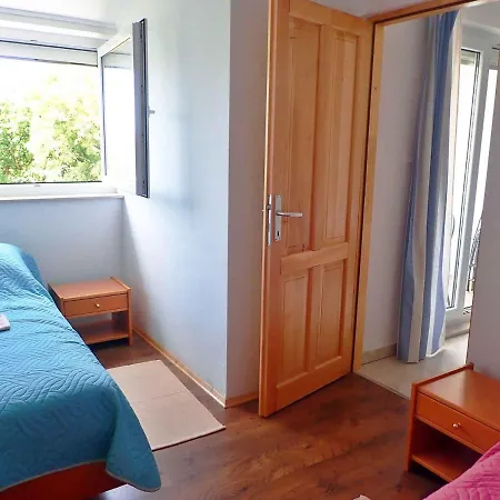 In Starigrad-paklenica 41710 Apartamento